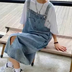 언발란스 절개 디자인 독특한 포인트 유니크한 매력 데님 멜빵 롱스커티 멋스러운 스타일