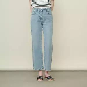 BCBG 라이트 블루 데님 팬츠 B6M3P353 419229