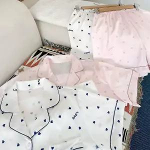 커플 남여공용 실크 하트 파자마 상하세트 반팔 반바지 남성 여성 잠옷