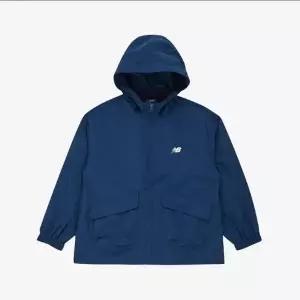 뉴발란스키즈 EXCLUSIVE일러스트 포인트 바람막이 NK9AGB211UNavy