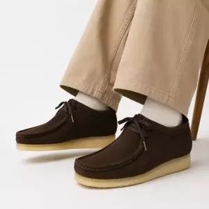 클락스 WALLABEE Dark Brown Suede- 26156606 왈라비 부츠)