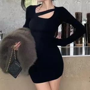 넥라인 포인트 슬림라인 블랙 미니원피스 데이트룩 미니원피스 슬림원피스 포인트원피스