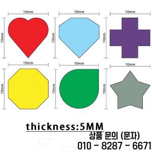 100PCS 10mm 나무 게임 토큰   보드 체스 마커 및 탁상용 액세서리를 위한 하트 다이아몬드 십자가 별 모양