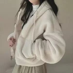 [하프클럽/]양털 퍼 세미크롭 후드집업 여성 겨울 아우터