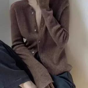 [하프클럽/]바이브모션 사무실 보카시 투버튼 라운드 가디건