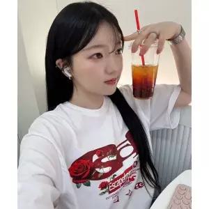 ESCAPEFROM 레드 로즈 ESCF 로고콜라주 프린트 오버핏 반팔티 화이트