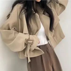 [하프클럽/]여성 간절기 크롭 숏 트렌치 코트 더블 자켓 베이지