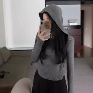 여성 꾸안꾸 캐주얼 봄가을 간절기 데일리 이너 활용 후드 니트
