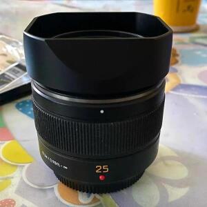 Panasonic LUMIX LEICA 호환 DG 25mm F1.4 ASPH용 금속  사각 렌 후드에는 캡이 함께 됩니다.