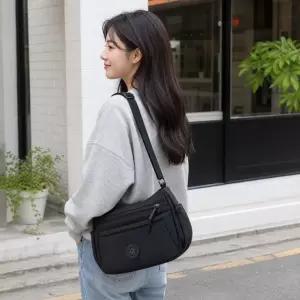 직구직판 나일론 경량 크로스백 수납 좋은 중형 여성 천가방 생활방수 데일리 여행용가방