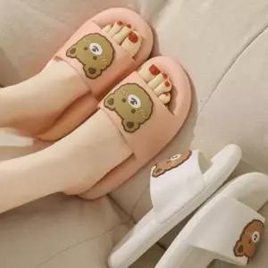 발편한 고무 실내화 학교 거실화 곰 푹신 캐릭터 슬리퍼