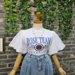 볼륨 퍼프소매 영문 레터링 프린트 반팔 티셔츠