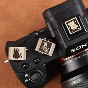 소니 ZVE10 A6700 A7C2 A7M3 A7M4 A7R5 A7R4 A6400 A7C 카메라 액세서리에 적합한 금속 카메라 핫슈 보호