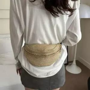 가벼운 라탄그물소재 트렌디한디자인 여행용메신저백 핸드폰가방