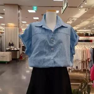 Latium HC06 팔뚝품펀한 린넨 느낌 캡소매 카라 반팔 셔츠블라우스 T2623bl43B
