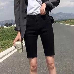 여자 학생 무릎 기장 블랙 스키니 반바지 외출복 여름