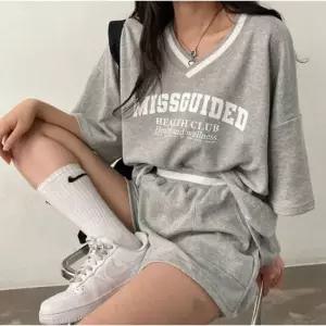 셀럽하우스 3컬러 영문 루즈핏 브이넥 반팔 반바지 셋업 트레이닝