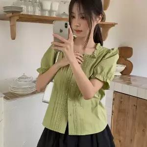 핫핑 [여름하객룩/러블리] 키이로 스퀘어넥 핀턱 프릴 퍼프 반팔블라우스