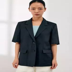 [백화점 정품] 쉬즈미스 미니멀 하프 싱글 자켓 SWWJKQ22080