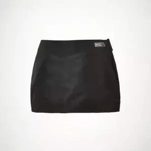 푸마 X ROSE 슬림 마이크로 미니 스커트 - BLACK PKI63379801 1642906