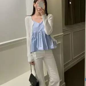 [하프클럽/]프릴 디테일 얇은 끈 나시 뷔스티에 블라우스