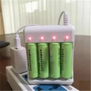 고속 USB 3/4 슬롯 충전식 배터리 충전기 단락 보호 AAA 및 AA 스테이션