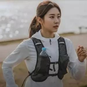 러닝백 경량 등산 러닝조끼 트레일 몽크로스 베스트