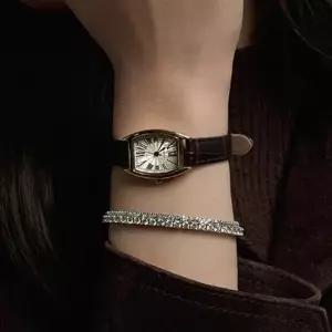 로이드 토노 빈티지 브라운 여성 시계 LL2G25T03XGR 3450356