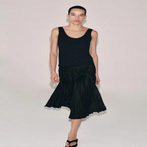 자라 ZARA 콤비 스트랩 티셔츠 - 블랙 5039/025/800 76U233 87C201
