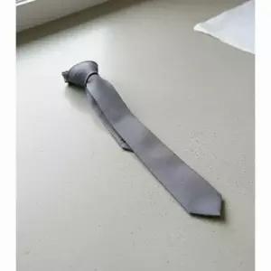 THOM BROWNE 26SS 트윌 울 클래식 타이 넥타이 MNL001A 00626 035