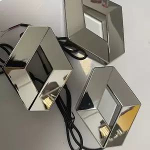 르노 콜레오스메간플루언스라티티듀 트렁크용 4D 조명 LED 리어 엠블럼 라이트 9.4x7.55cm