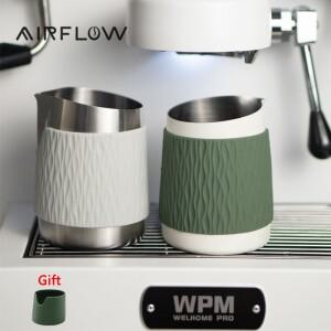 AIRFLOW 및 WPM 공동  450ml 핸들리스 밀크 투수 라떼 아트(실리콘 외장 포함) 우유 거품 주전자 바리스타