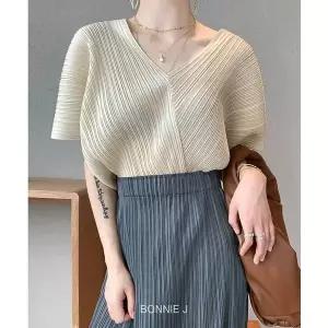 [BONNIE J]보니제이 / 고급스러운 플리츠 가오리 블라우스 플리츠 브이넥 반