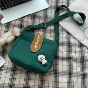 고품질 유행 여성 쇼퍼백 패션 데일리 메신저백 그린 가방 여성크로스백 (WB24C50)