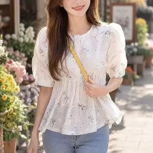 [하프클럽/]여성 펀칭 프릴 퍼프소매 반팔 블라우스 여름 데이트룩