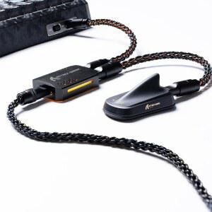 Attack SHARK C07 PRO 단결정 구리 커스텀 브레이드 USB-A to 듀얼 타입-C 케이블, 조절 가능한 RGB 조명, 1-to-2 미니 허브, 8KHz X68 R68 키보드 R11 R5 마우스용 CNC 양극 산화 알루미늄 플러그(블랙)