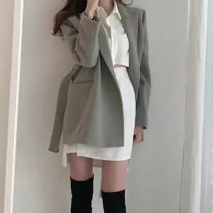 [하프클럽/]여성 허리 스트랩 미디 기장 코트 1P 카라 아우터