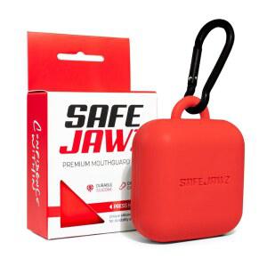 카라비너 클립이 장착된 SAFEJAWZ 마우스가드 케이스, 보호 / 청결 유지를 위한 프리미엄 내구성 및 유연한 실리콘 디자인 (한 사이즈) (빨간색)