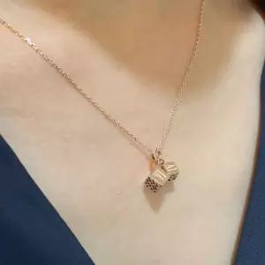 데니 사각 큐브 커팅 딸랑이 펜던트 데일리 기념일 여자 친구 선물 부모님 18K