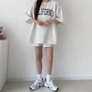 셀럽하우스 2컬러 데일리 영문 레터링 반팔 반바지 루즈핏 세트