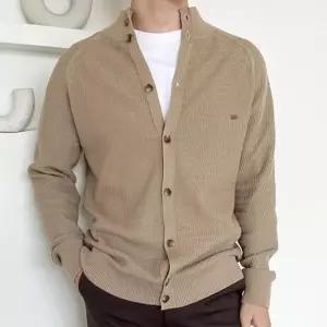 편한가디건 남자 반목폴라 가디건 데일리룩 가벼운 옷차림 아우터