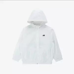 뉴발란스키즈 EXCLUSIVE에센셜 솔리드 바람막이 NK9AGB212UWhite (49422108)