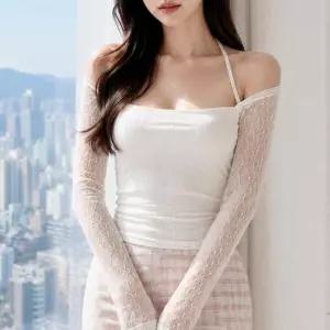 옷자락 여자 세련된 분위기 오프숄더 레이스 긴팔 티셔츠
