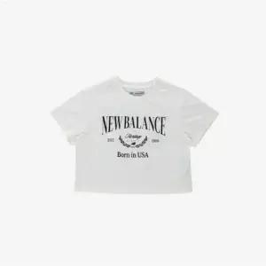 뉴발란스키즈 EXCLUSIVE크롭 반팔티 NK9EGB201G(39)Ivory