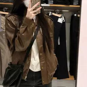 [하프클럽/셀럽하우스]여자 가을 간절기 출근 룩 레더 가죽 점퍼 자켓 코디