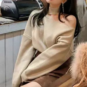 [하프클럽/]원오픈 오프숄더 목폴라 니트 긴팔 루즈핏 니트티