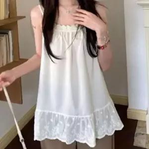 레이스 1P 여성티셔츠 편리한 예쁜 끈나시 티셔츠 레이어드 프릴 여름 여성