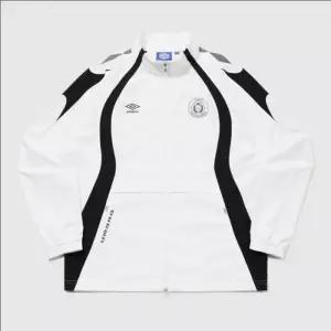 엄브로 PTR 우븐 워밍업 스탠넥 바람막이 자켓 /  WHITE UR121SJK39 (46086797)
