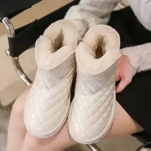 여성 퀄팅 체크 패턴 캐주얼 털안감 유광 패딩부츠 LK U185