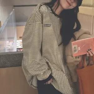 캐주얼 여성 스트라이프 루즈핏 라운드넥 티셔츠 데일리긴팔티
